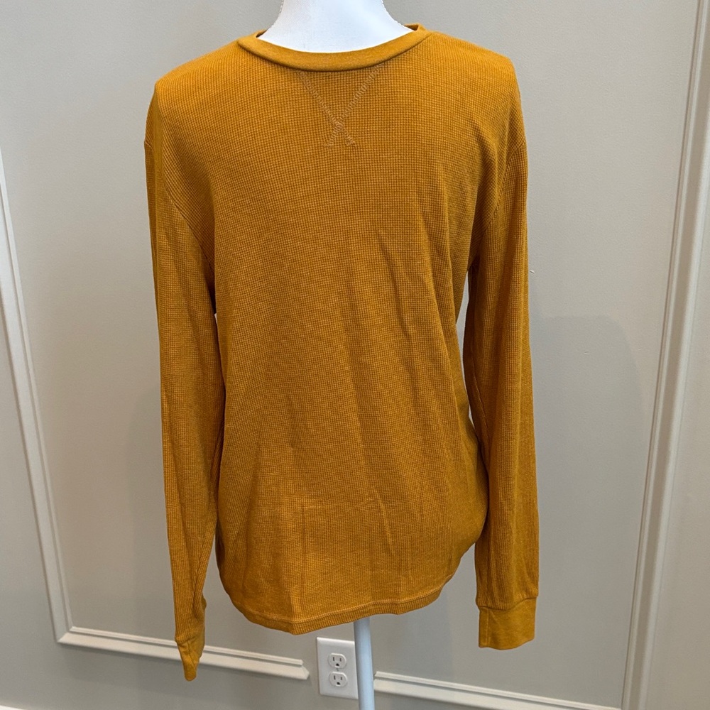 Old Navy Men's Golden Long Sleeve waffle Print